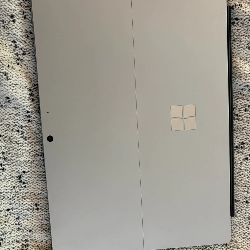 Microsoft Surface Laptop Silver Premium Design